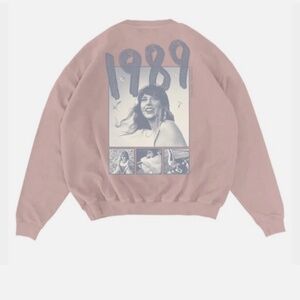 LIMITED EDITION OFFICIAL TAYLOR SWIFT 1989 PINK CREWNECK | Size M